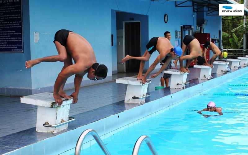 Bơi có tác dụng gì? Lợi ích tuyệt vời của bơi đối với sức khỏe Nên bơi ở nơi có nguồn nước sạch, êm