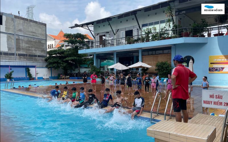 Review hồ bơi An Phú Quận 2 - Giá vé, chất lượng dịch vụ Các lớp học bơi tại hồ bơi An Phú
