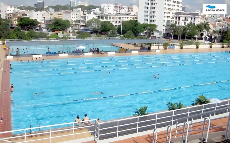 Hồ Bơi Lam Sơn - giá cả hợp lý, không gian rộng