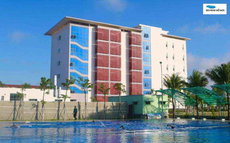 Review chi tiết 6 hồ bơi Phú Yên có dịch vụ tốt, nước sạch Hồ bơi hiện đại trong khuôn viên Trường Duy Tân