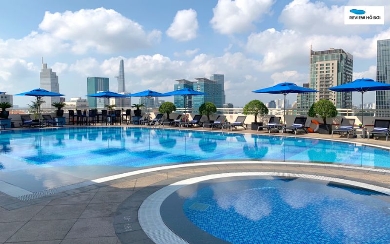 Top 7 hồ bơi quận 1 đẹp, sạch, tiện nghi, được yêu thích nhất Hồ bơi tại khách sạn Sofitel Saigon Plaza