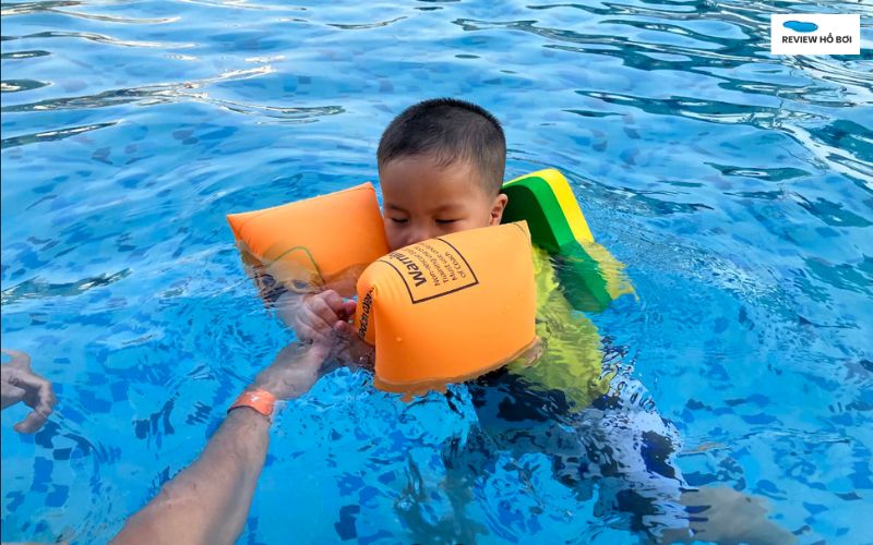 Review hồ bơi Sala Quận 2: Giá vé, giờ mở cửa, đánh giá chi tiết Các lớp học bơi tại hồ bơi Sala