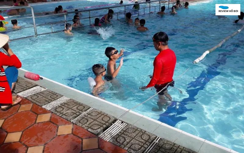 Top 10 hồ bơi trẻ em an toàn, sạch đẹp, xịn xò nhất ở TPHCM Hồ bơi Vân Đồn – Hồ bơi trẻ em tưởng giúp bé vui chơi mỗi ngày