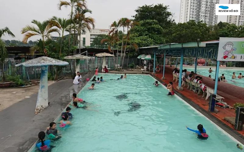 Top 10 hồ bơi trẻ em an toàn, sạch đẹp, xịn xò nhất ở TPHCM Hồ bơi Phú Thọ - Khu hồ trẻ em an toàn, thoáng mát cho bé