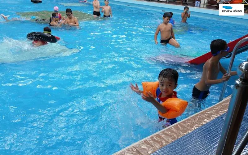 Top 10 hồ bơi trẻ em an toàn, sạch đẹp, xịn xò nhất ở TPHCM Hồ bơi Kỳ Đồng - Hồ bơi trẻ em sạch sẽ và an toàn