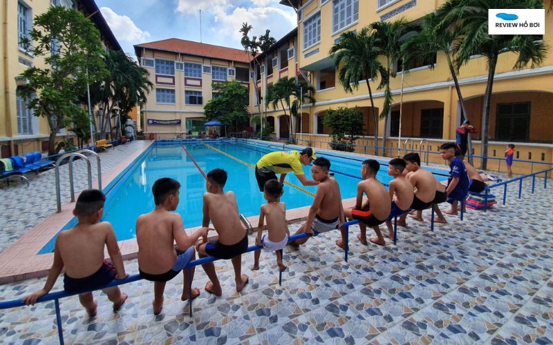Đánh giá hồ bơi trường Nguyễn Thị Minh Khai: Giá vé, chất lượng Các lớp học bơi tại hồ bơi trường Nguyễn Thị Minh Khai