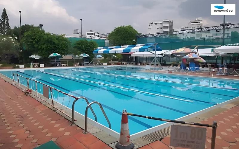 Review hồ bơi Vân Đồn đầy đủ từ A-Z: Giá vé, giờ mở cửa Không gian bơi lội hoàn hảo, phân chia rõ ràng giữa khu người lớn và trẻ em