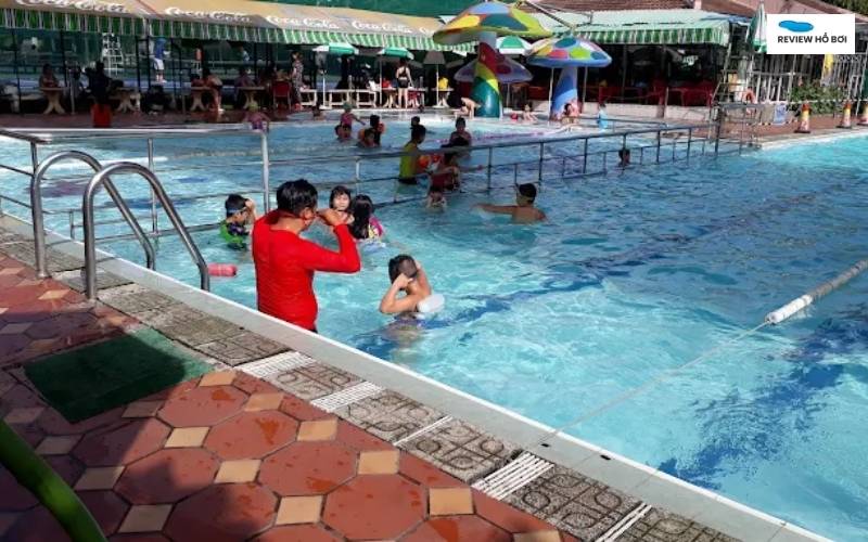 Review hồ bơi Vân Đồn đầy đủ từ A-Z: Giá vé, giờ mở cửa Hồ bơi Vân Đồn – điểm đến lý tưởng cho những ngày hè rực nắng!