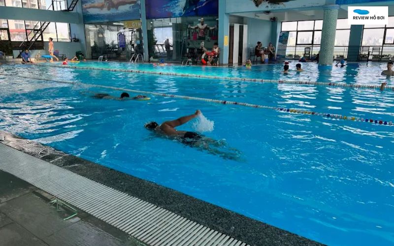 Review bể bơi Sense Aqua: Giá vé, giờ mở cửa và trải nghiệm thực tế Không gian bể bơi hiện đại, sạch sẽ là điểm cộng lớn tại bể bơi Sense Aqua