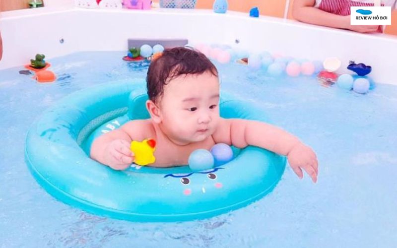 Bơi thủy liệu là gì? Có nên cho bé tham gia từ sớm không? Tìm hiểu về bơi thủy liệu là gì dành cho trẻ nhỏ