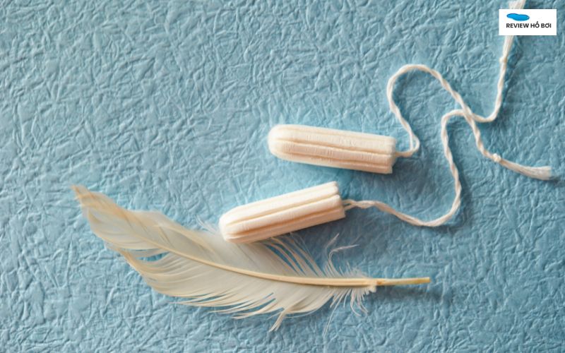 Dùng tampon đi bơi được không? Hướng dẫn sử dụng chi tiết Rủi ro có thể gặp nếu dùng tampon sai cách
