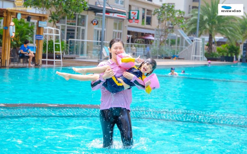Review hồ bơi Ánh Viên: Giá vé, chất lượng nước, lớp học bơi Giới thiệu hồ bơi Ánh Viên
