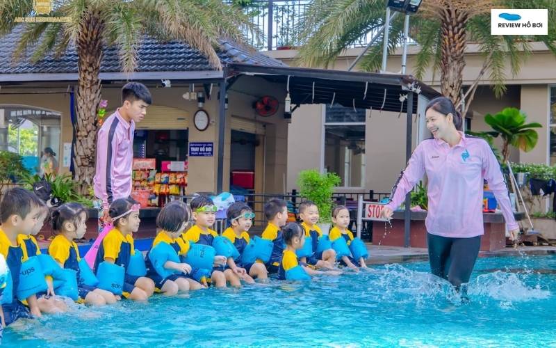 Review hồ bơi Ánh Viên: Giá vé, chất lượng nước, lớp học bơi Câu hỏi thường gặp
