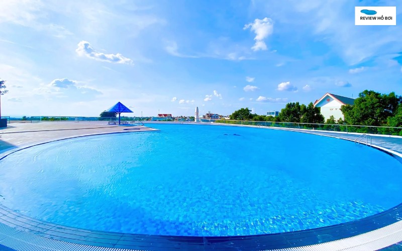 Top 6 hồ bơi Khánh Hòa sạch, đẹp, giá rẻ nhất hiện nay Đáy chống trơn, khu học bơi riêng, giáo trình bài bản