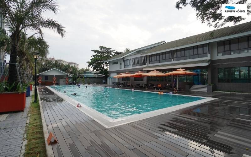Review hồ bơi Nam Long: Giờ mở cửa, giá vé và tiện ích mới nhất Hồ bơi Nam Long – không gian xanh thân thiện, an ninh đảm bảo, phù hợp cho mọi độ tuổi