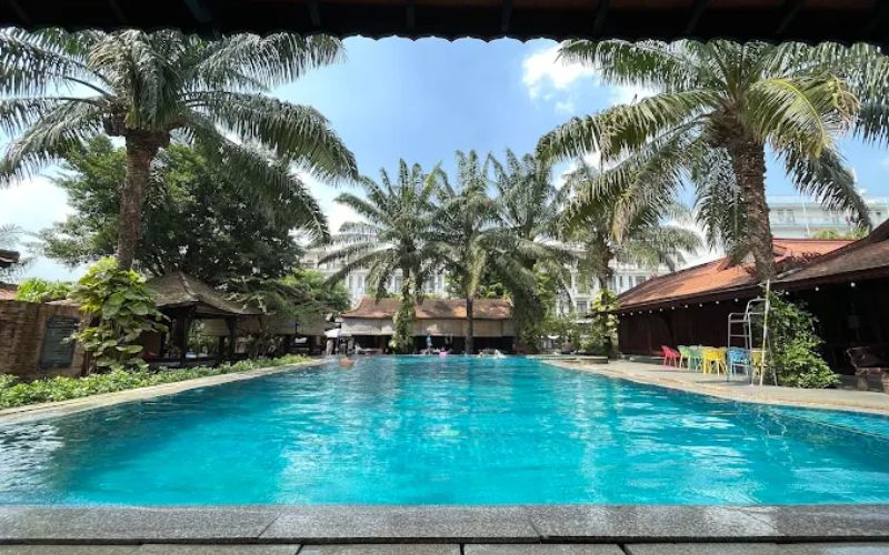 Hồ bơi Khu du lịch Bến Xưa