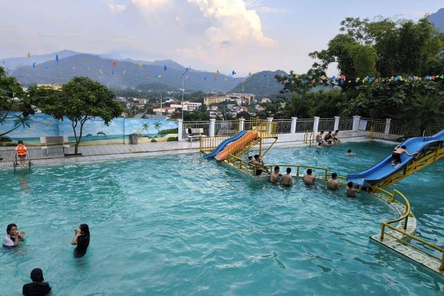 Bể bơi Hà Giang - Chất lượng nước ổn định, sạch sẽ