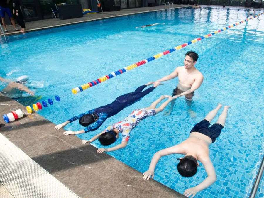 Cách dạy bơi cho trẻ sợ nước đơn giản, hiệu quả, an toàn Khi nào nên dạy bơi cho trẻ?