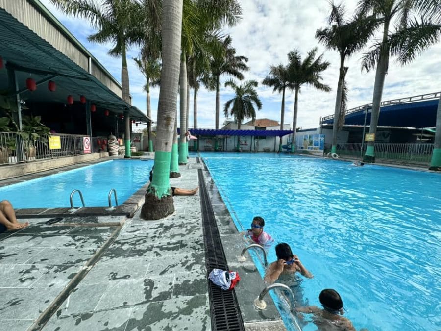 Review hồ bơi Bảo Vân Bình Dương mới nhất: Giá vé & giờ mở cửa Không gian hồ bơi Bảo Vân Bình Dương