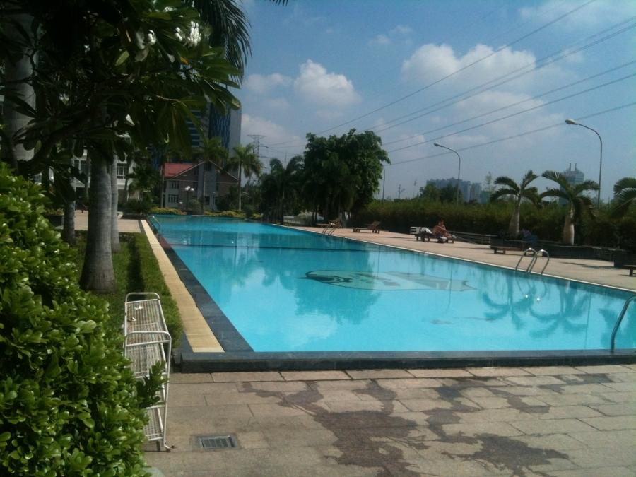 Review hồ bơi chung cư Phú Hoàng Anh: Giá vé, giờ mở cửa Hồ bơi chung cư Phú Hoàng Anh là địa điểm học bơi uy tín (Nguồn: Tổng hợp Internet)