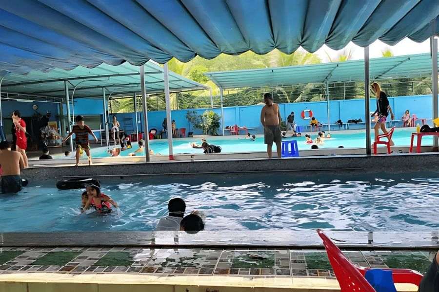 Danh sách 7 hồ bơi Củ Chi sạch đẹp, chất lượng nhất hiện nay Hồ bơi Hoàng Nam - Không gian tiện nghi, thư giãn