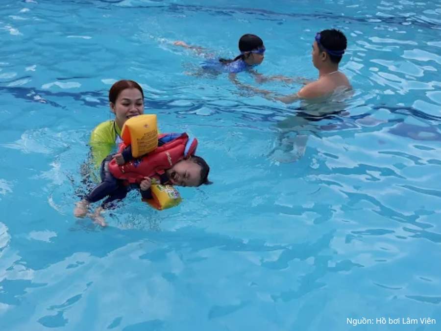 Review Hồ bơi Lâm Viên Thủ Đức mới nhất: Giá vé, giờ mở cửa Lớp học bơi trẻ em tại hồ bơi Lâm Viên