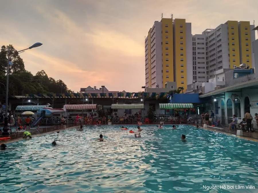 Review Hồ bơi Lâm Viên Thủ Đức mới nhất: Giá vé, giờ mở cửa Nước hồ trong xanh, hệ thống lọc hiện đại đạt chuẩn