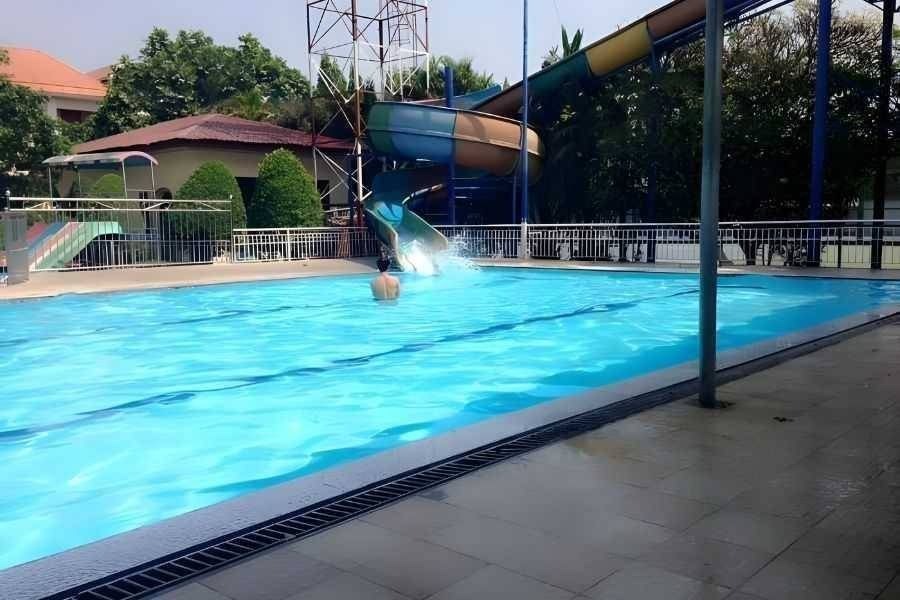 Khu vui chơi thú vị của hồ bơi Phương Nam