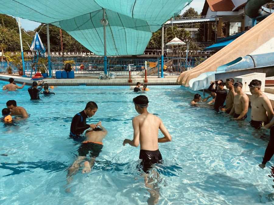 Top 8 trung tâm dạy bơi cho người lớn tại TPHCM uy tín nhất Baby Fish Swim Academy - Trung tâm dạy bơi cho người lớn 1 kèm 1
