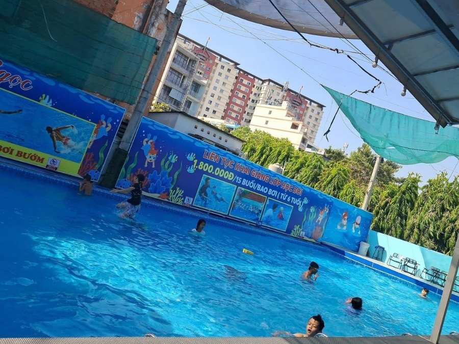 Sự thoáng đãng tại hồ bơi HT Bảo Ngọc