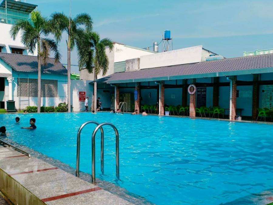 Tự tin bơi lội sau các khóa học tại hồ bơi Phú Hiệp