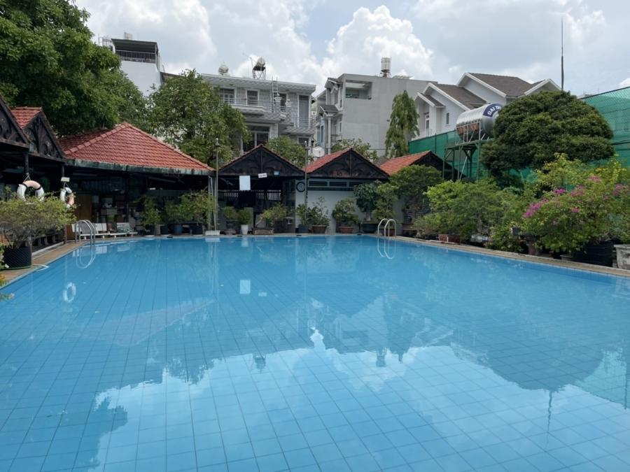 Thiết kế hiện đại của hồ bơi Trần Lâm