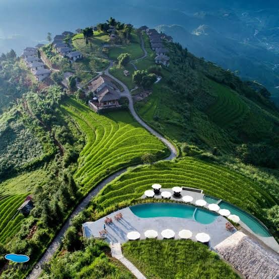 REVIEW BỂ BƠI VÔ CỰC TOPAS ECOLODGE: DẢI LỤA GIỮA TRỜI MÂY VÀ THUNG LŨNG MƯỜNG HOA Vị trí "Độc nhất vô nhị"