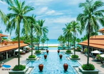 Hồ bơi ốc đảo nhiệt đới – Furama Resort Danang