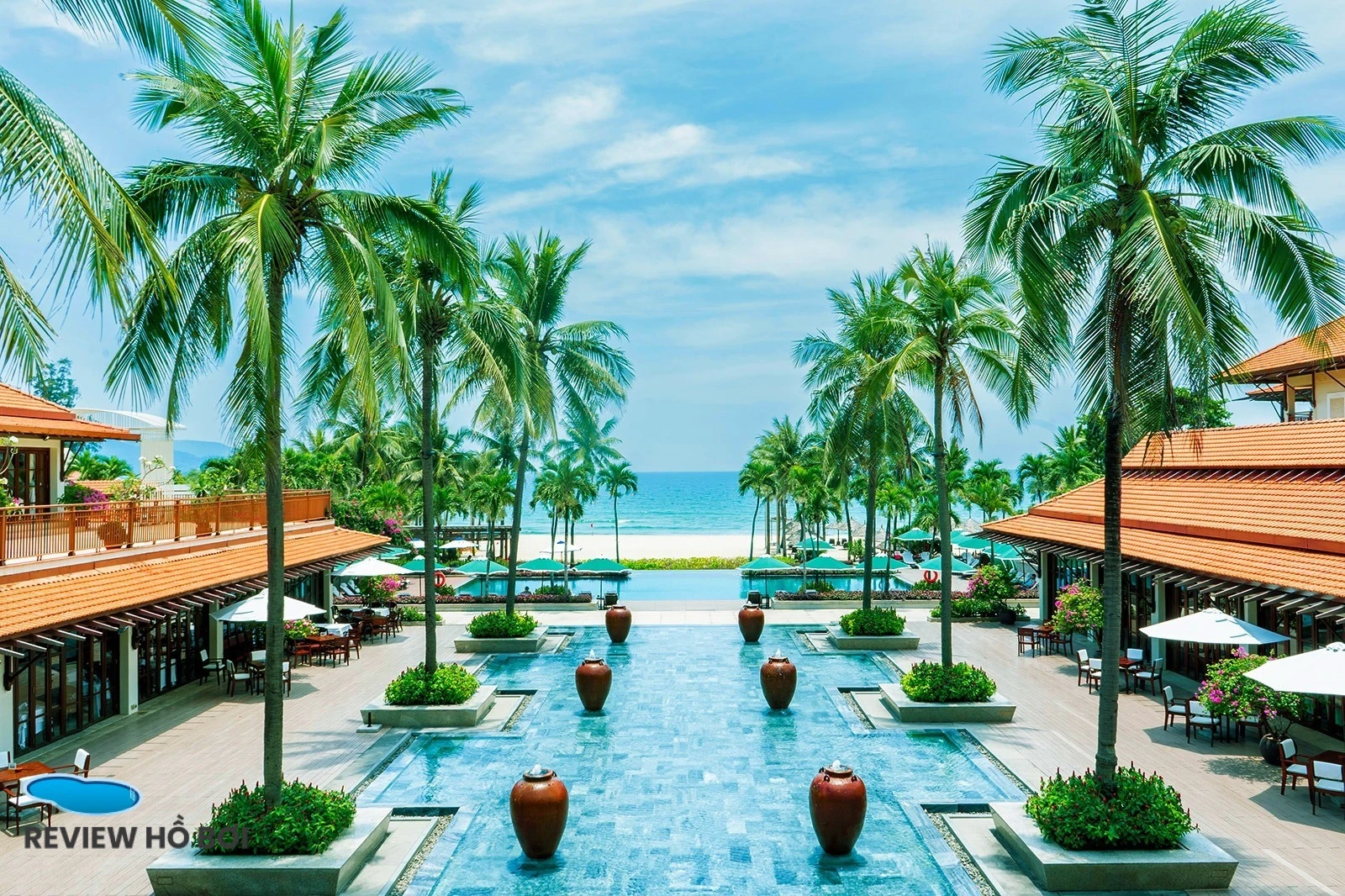 Top Hồ Bơi Ở Đà Nẵng Đẹp Nhất: View Biển, Dát Vàng, Giá Tốt Hồ bơi ốc đảo nhiệt đới – Furama Resort Danang