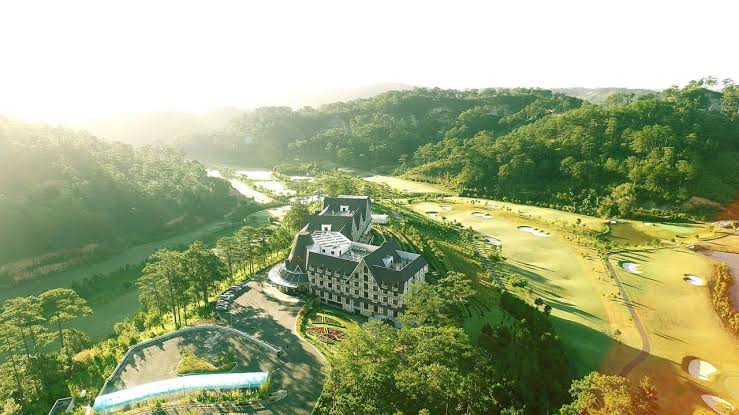 Hồ Bơi Swiss-Belresort Tuyền Lâm Đà Lạt: View Rừng Thông Châu Âu Review Hồ Bơi Swiss-Belresort Tuyền Lâm Đà Lạt