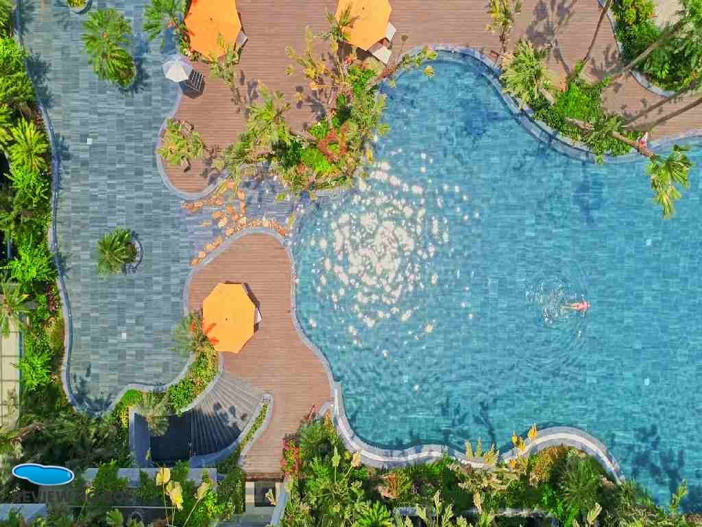 REVIEW BỂ BƠI VÔ CỰC FLAMINGO ĐẠI LẢI: TUYỆT TÁC "ỐC ĐẢO XANH" GIỮA RỪNG THÔNG VÀ HỒ NƯỚC Tiện ích 5 sao: Nước ấm bốn mùa & Công nghệ lọc hiện đại