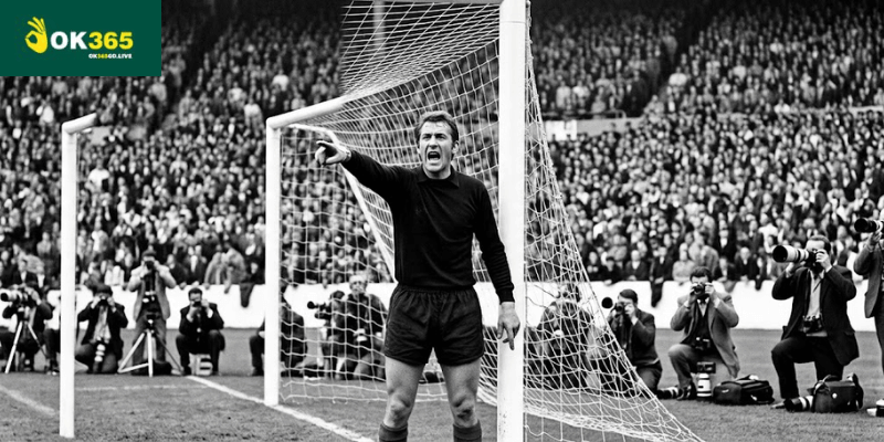 Gordon Banks: Huyền Thoại Bất Tử Và Cú Cản Phá Thế Kỷ s blob v1 IMAGE Z1CqZJy1M54